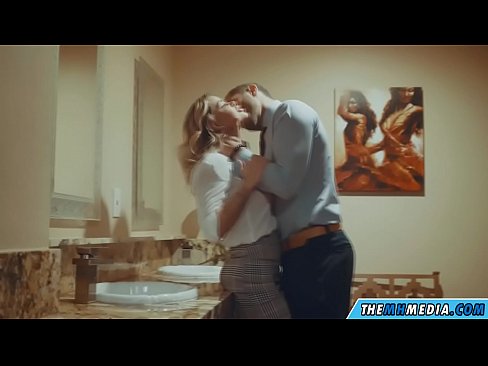 ❤️ Xa i-blonde ene-busty ikuhenda kwindlu yangasese yoluntu Amanyala kwi-xh.pornohammer.ru ❌